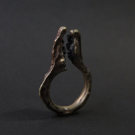 Кільце з каменем турмаліну