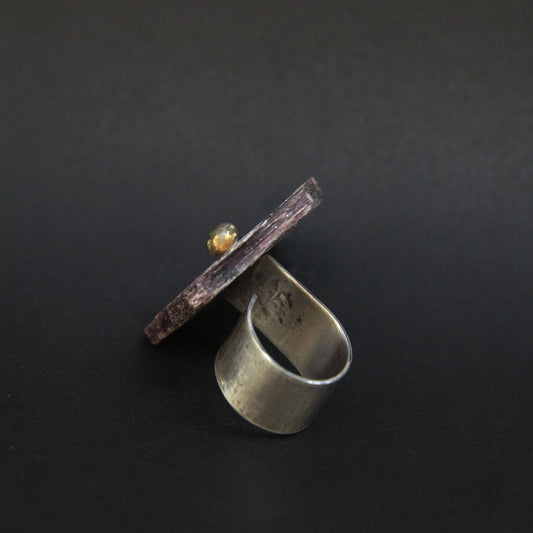 Anillo de lepidolita