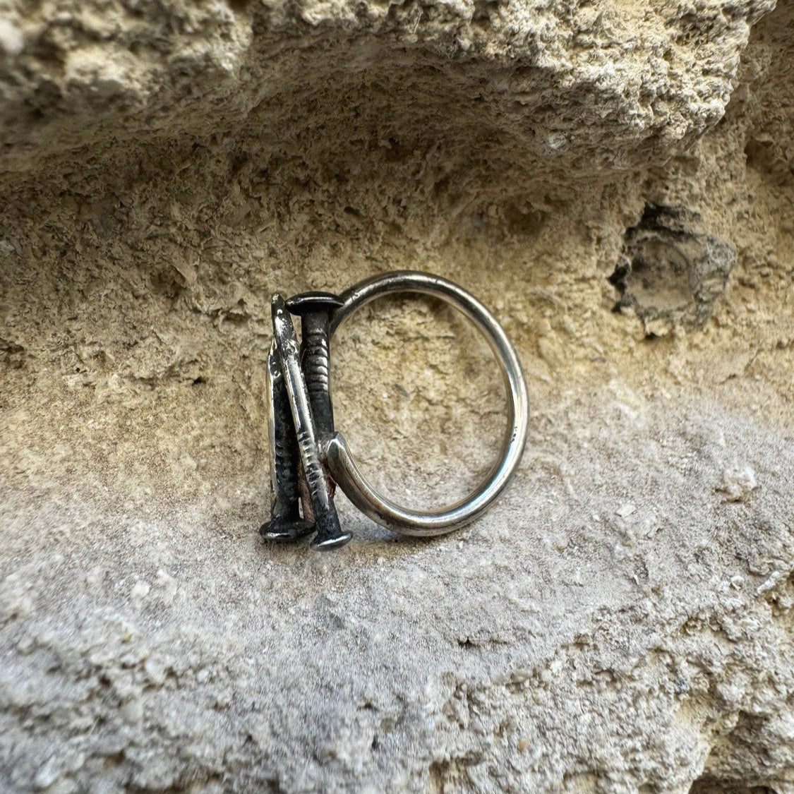 Nails ring