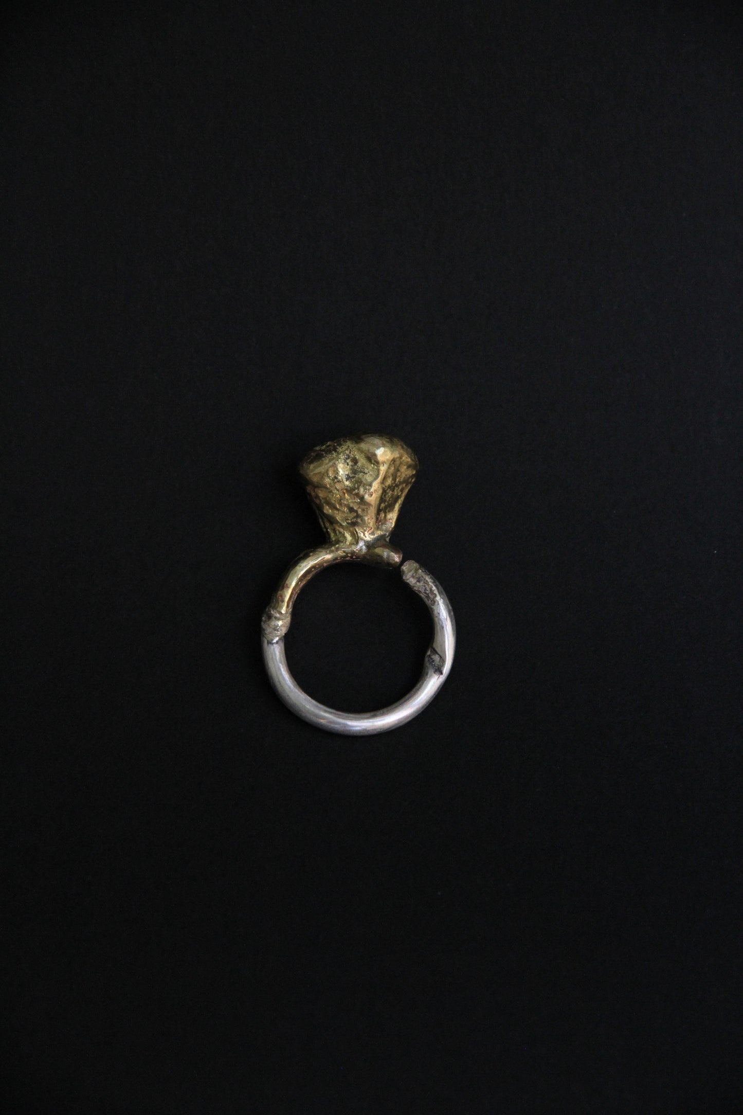 Anillo Golden Crest
