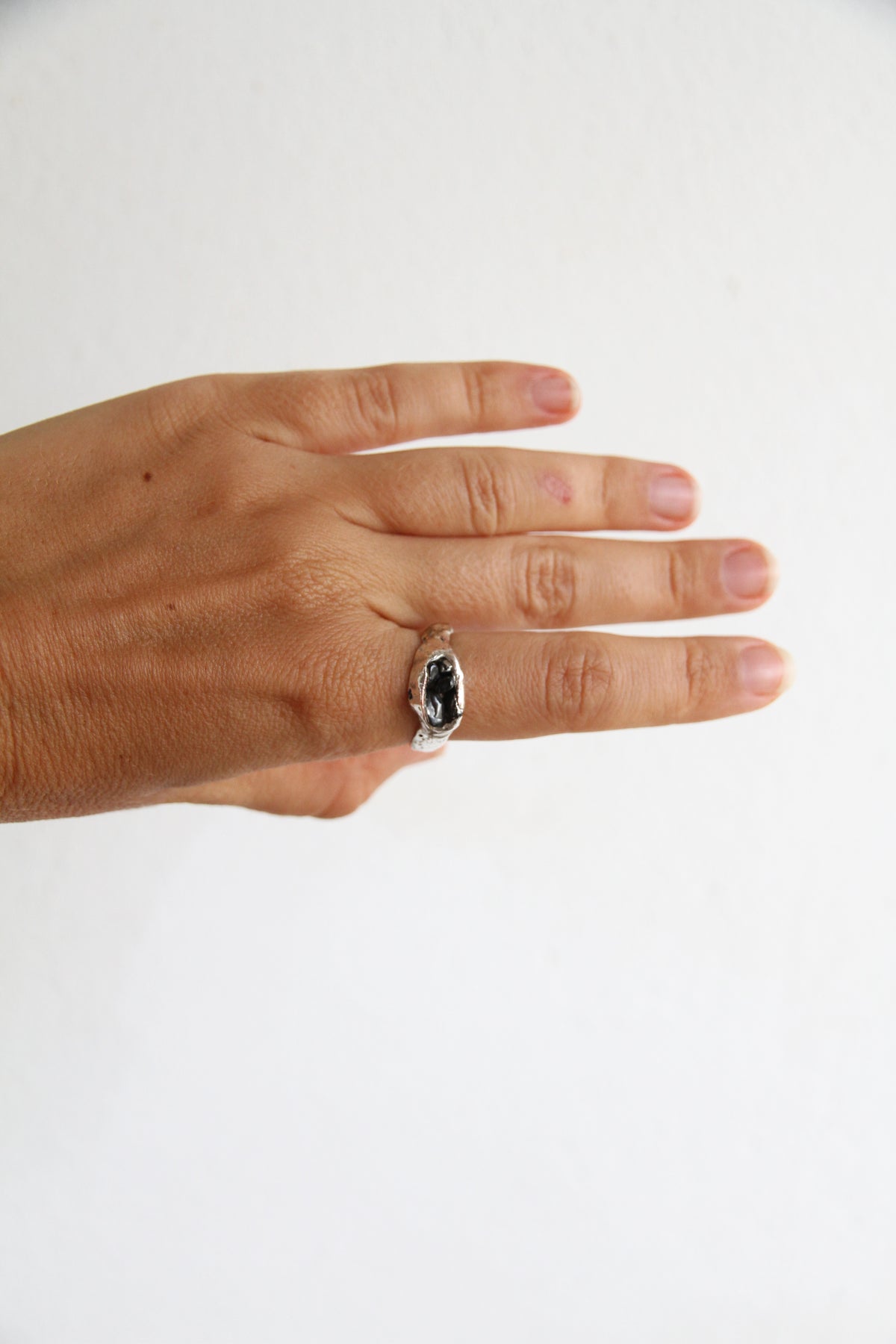 Каблучка Garnet Relic