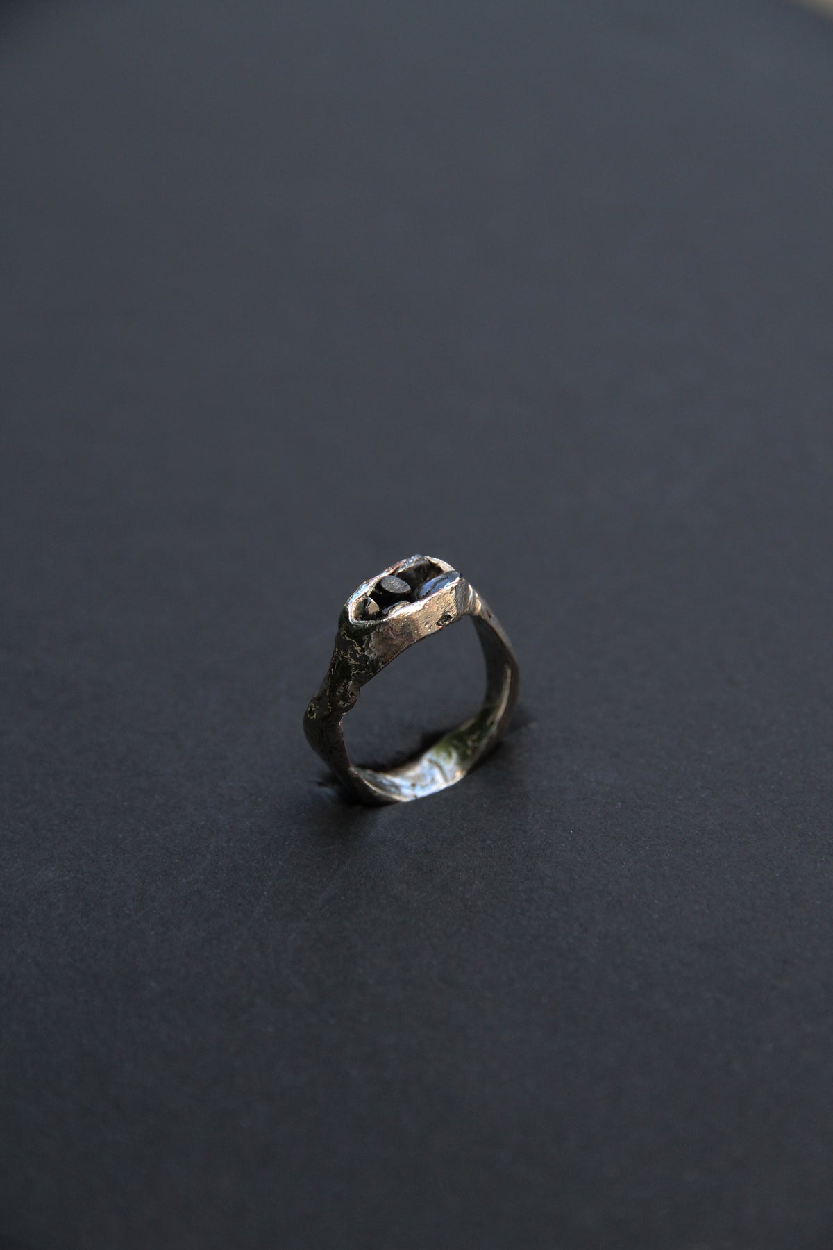 Каблучка Garnet Relic