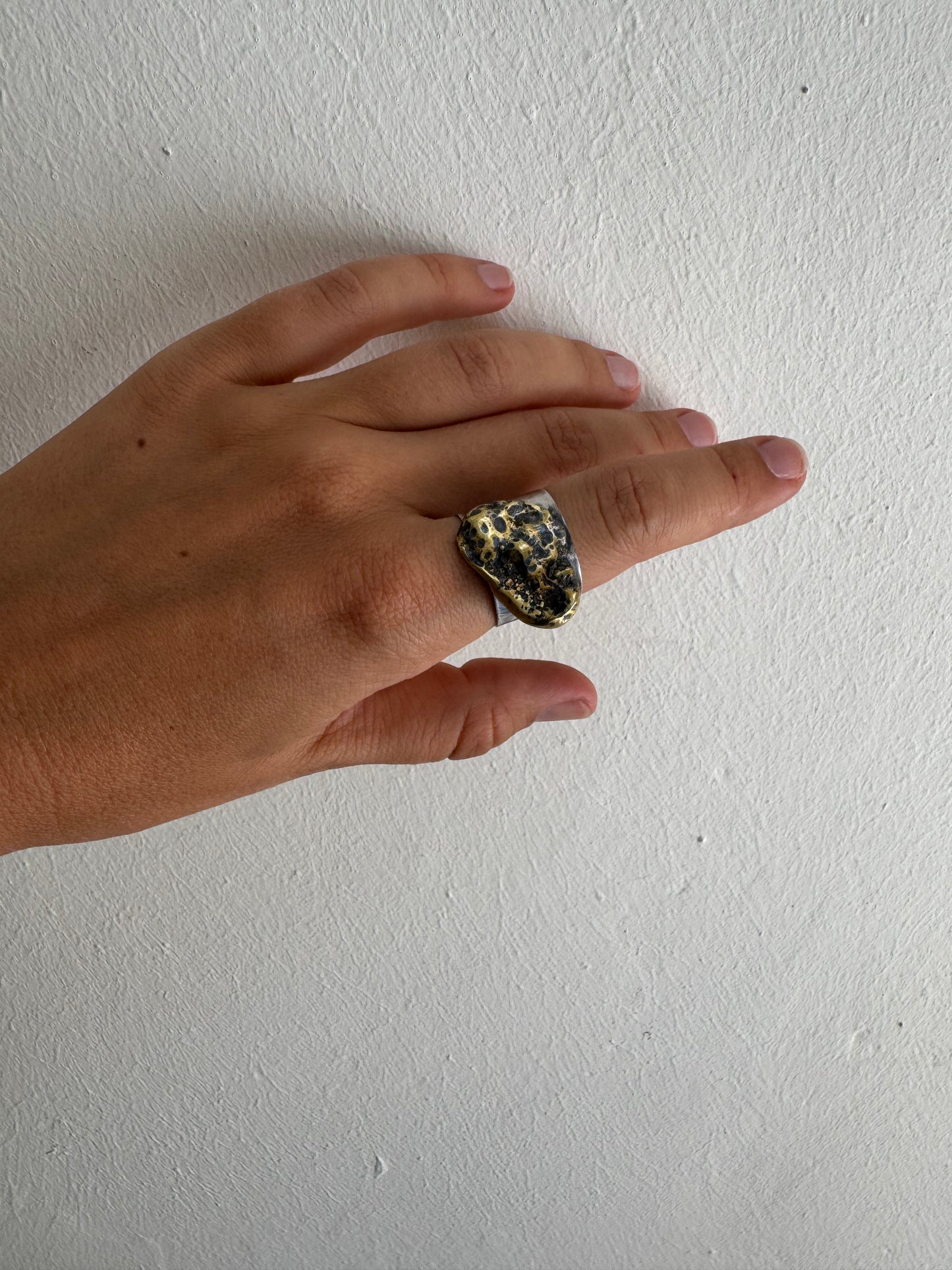 Anillo Contour
