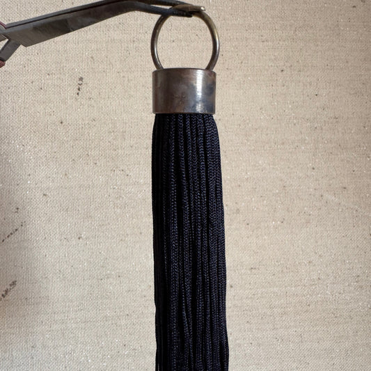 Anillo con flecos unisex