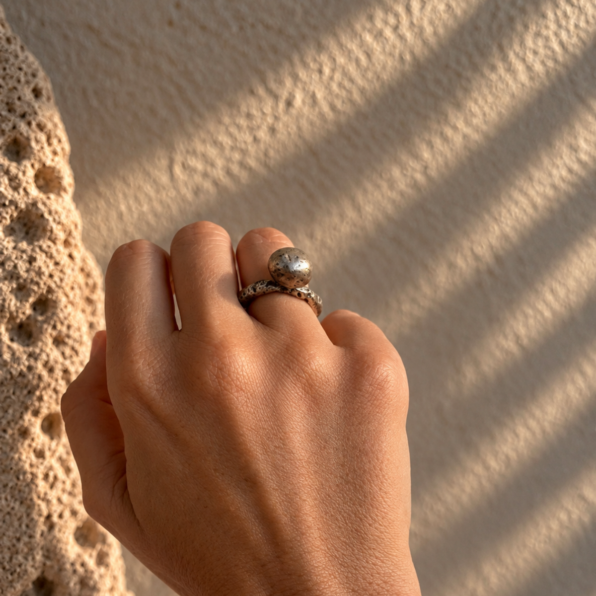 Anillo Orb Garnet