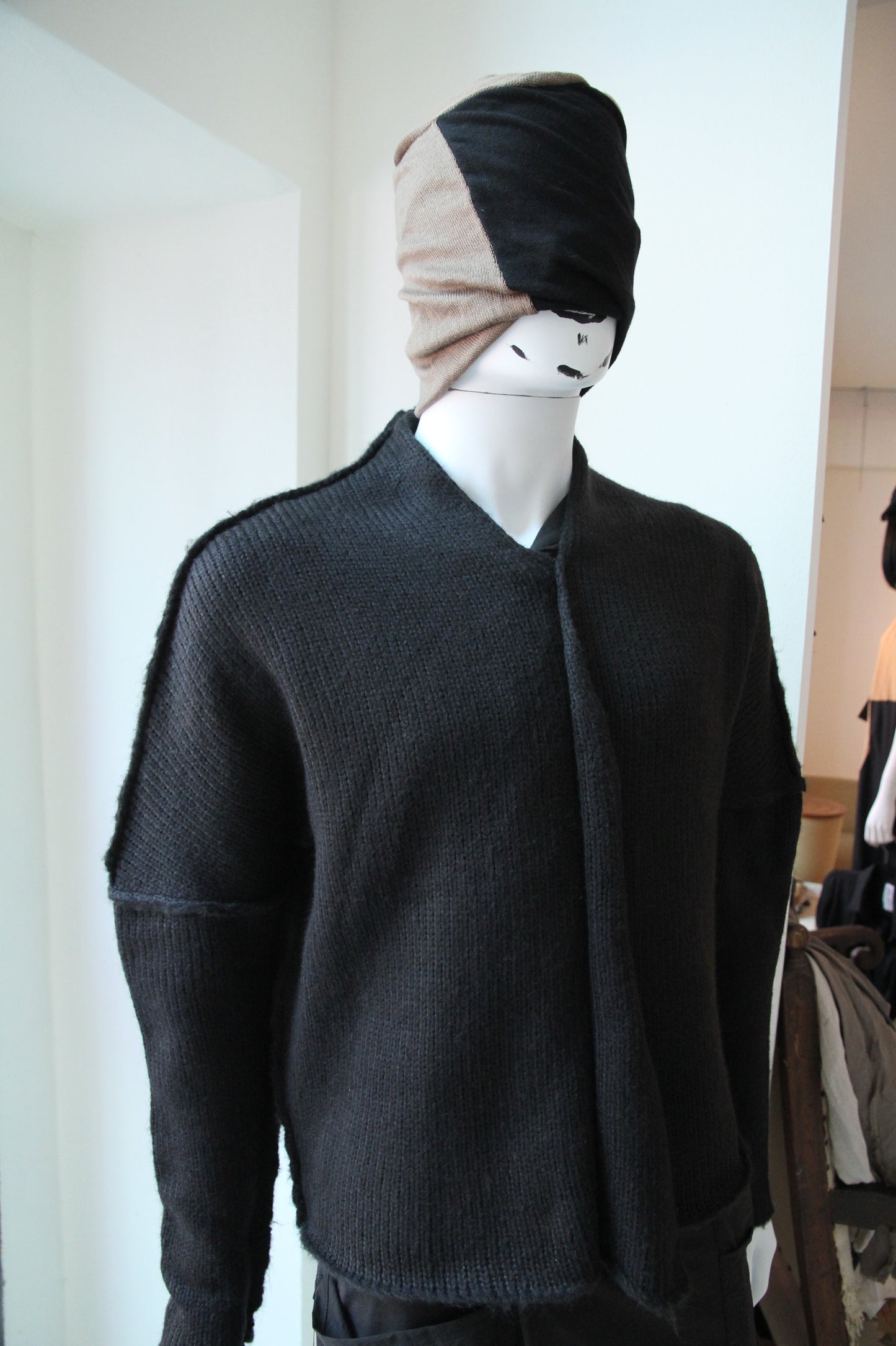 Светр Mended Wool black