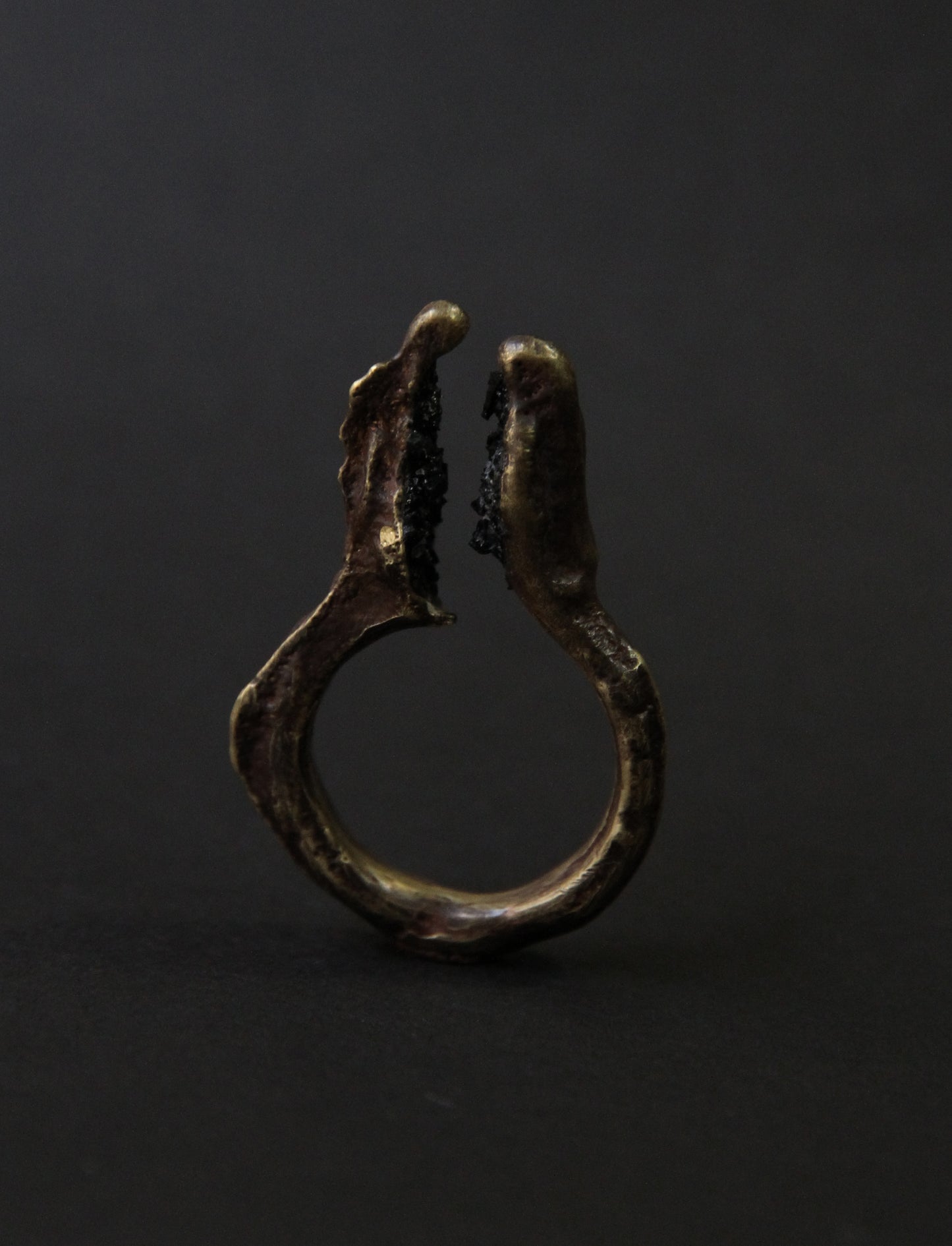 Ring with tourmaline stone