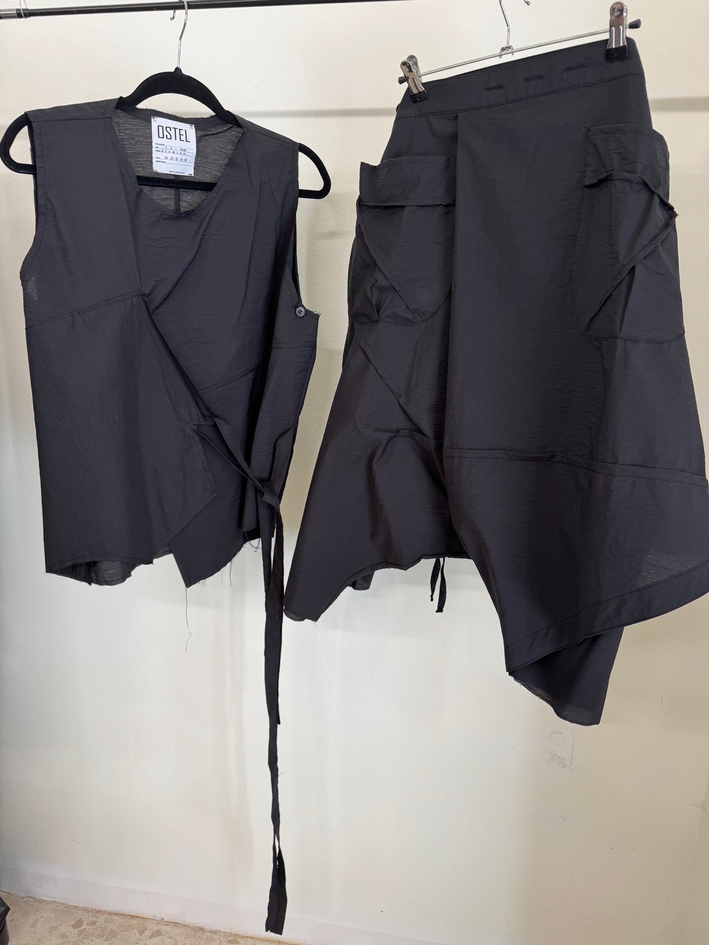 Pants Ushiro black unisex