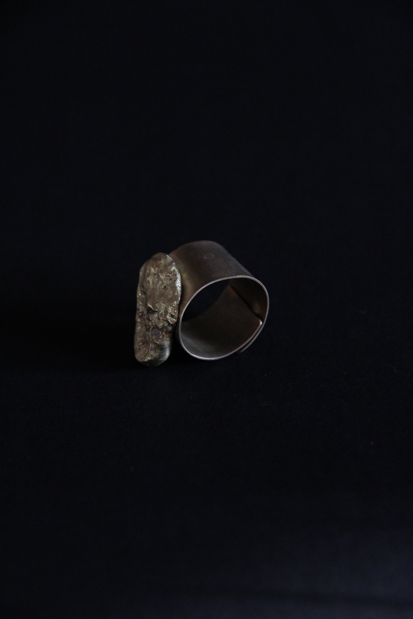 Ring Raw Brass Contour