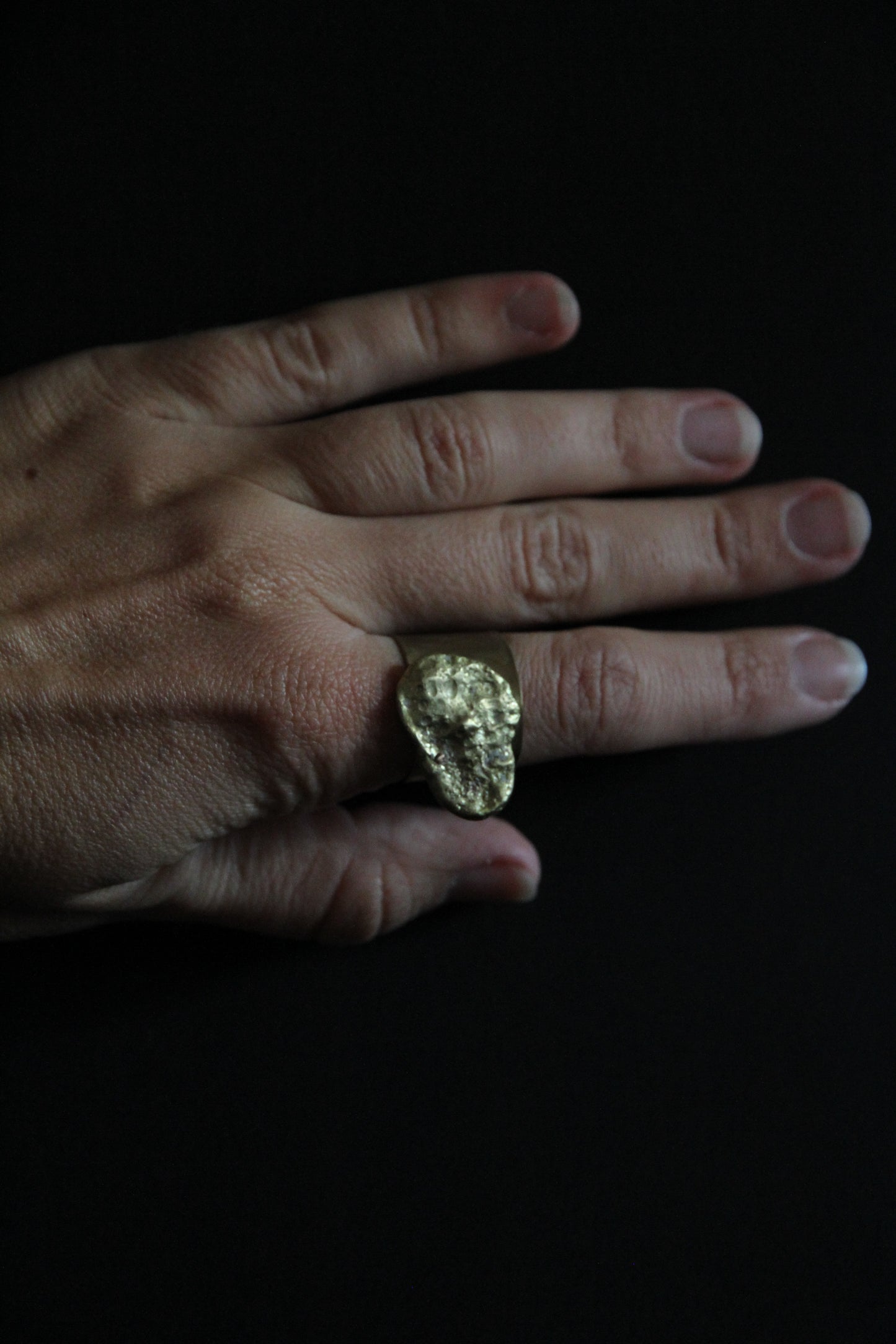 Ring Raw Brass Contour