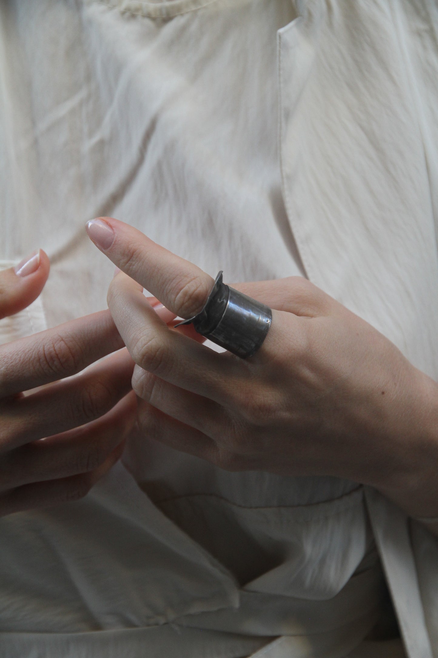 Anillo Steel Veil