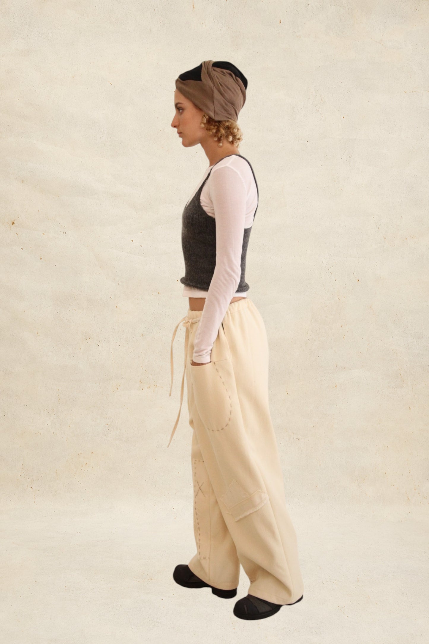 Pantalones Archive milk lana Unisex