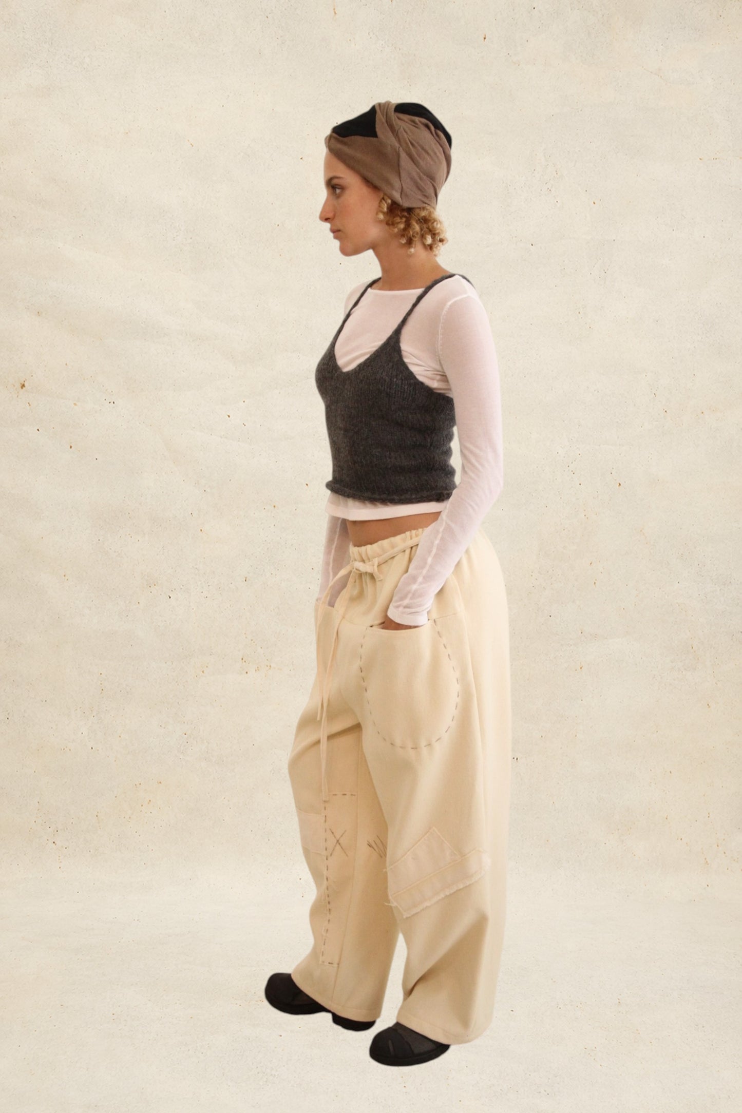 Pantalones Archive milk lana Unisex